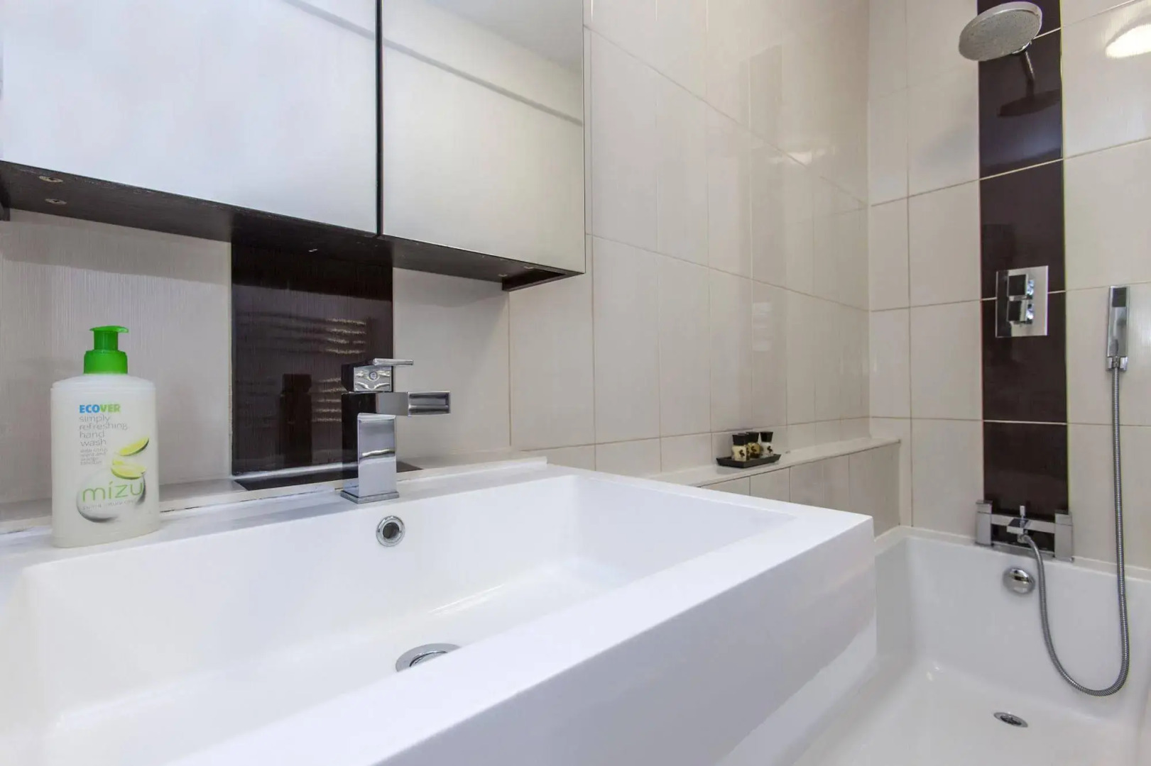 Club Living - Liverpool Street Apartments