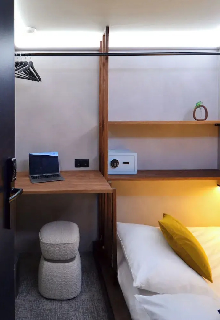 The Hyve Capsule hostel Amsterdam