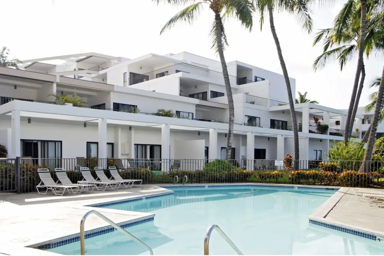 Royal Sea Cliff Condo