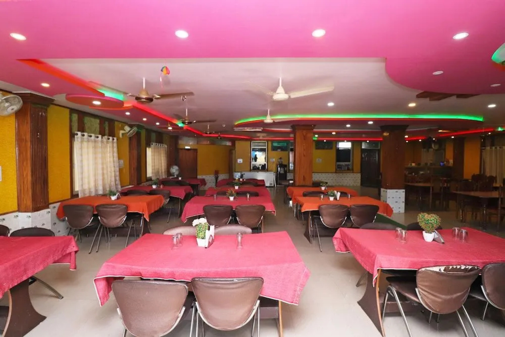 Spot On 43638 L X Inn