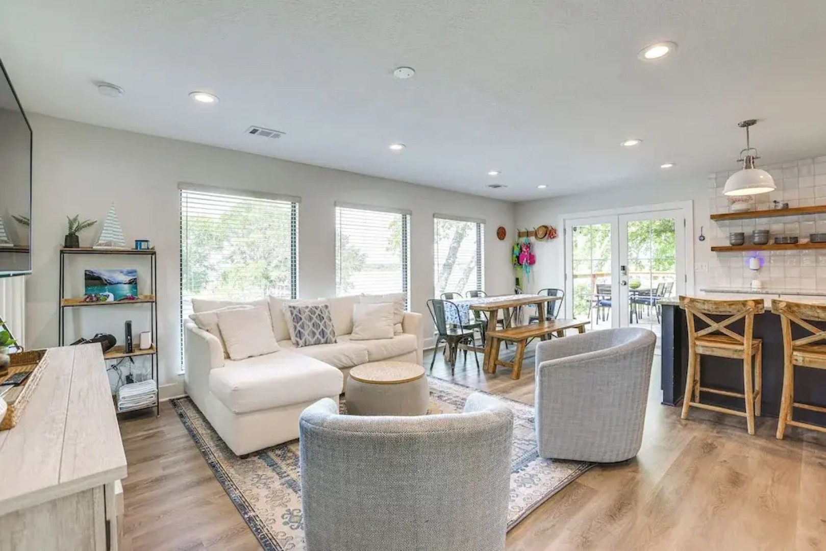 Willis Waterfront Home w/ Deck on Lake Conroe!