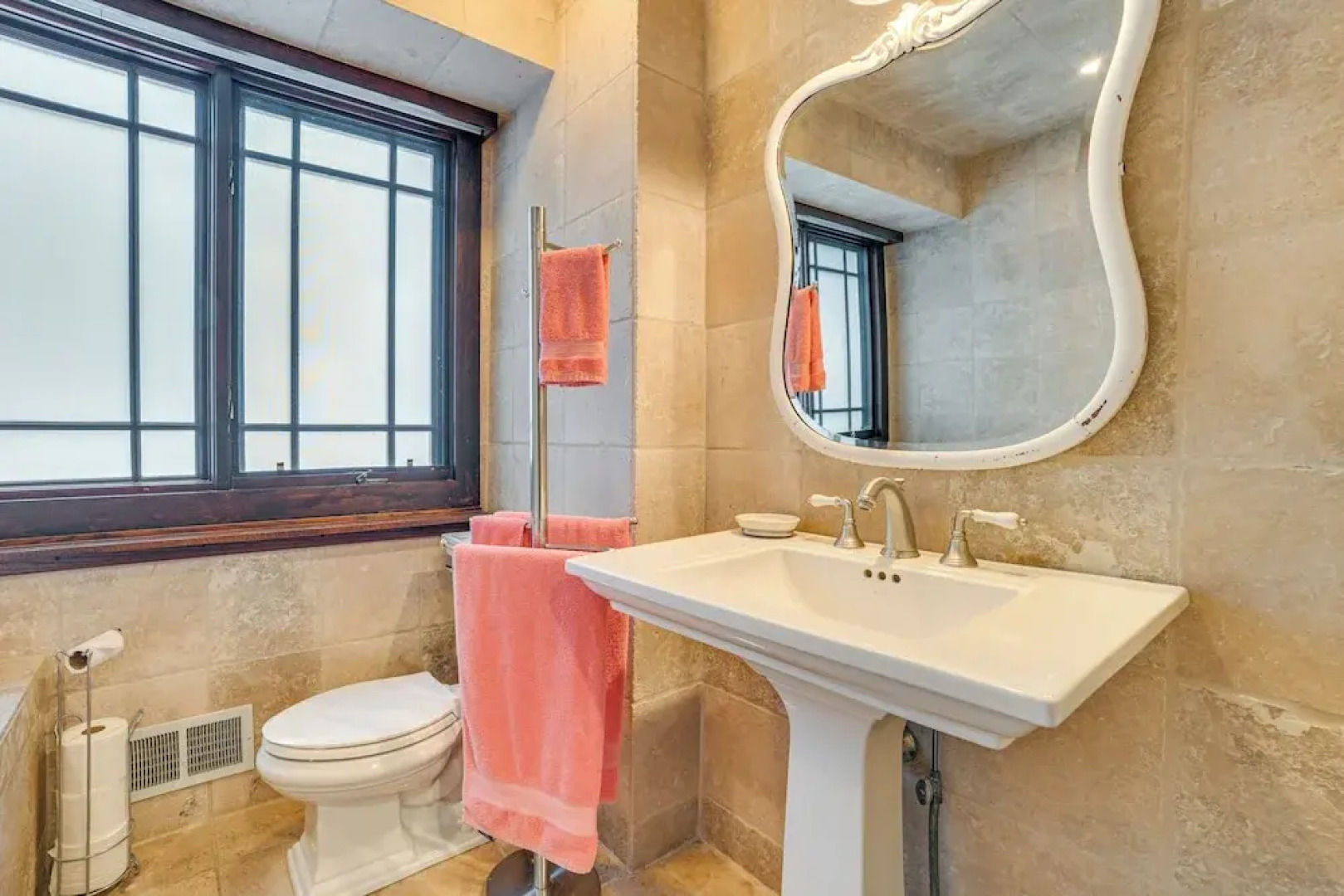 Upscale Earl Young Charlevoix Cottage w/ Deck!