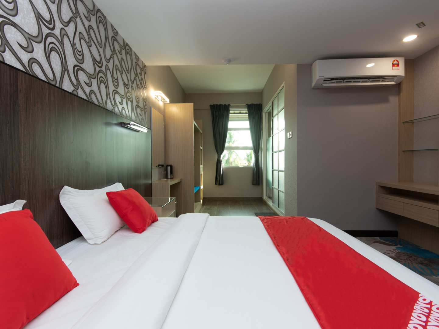 OYO 89375 Regent Hotel