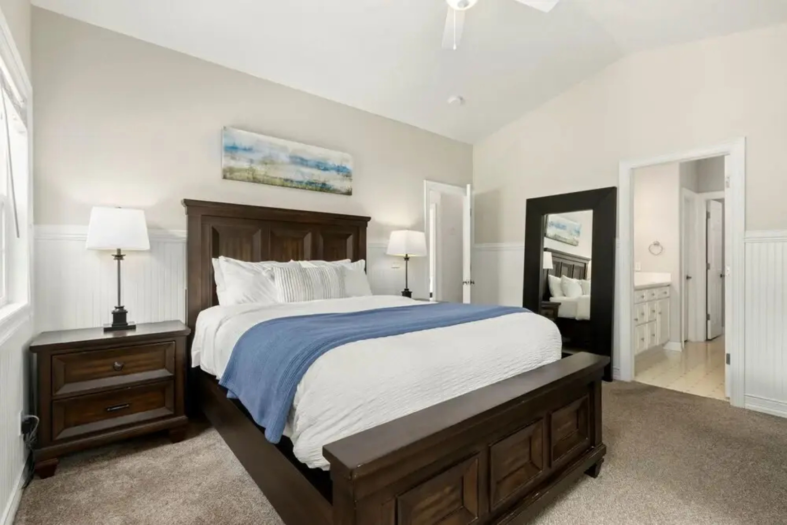 Fabulous Family-friendly Retreat by Windsor Lake!