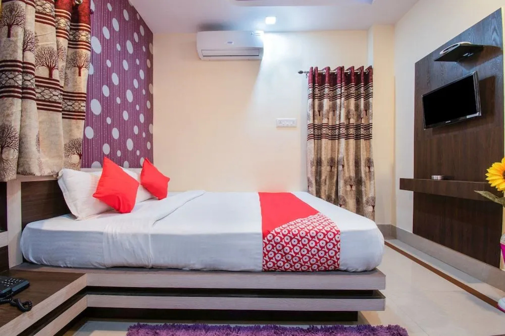 OYO 26946 Hotel Janvi International