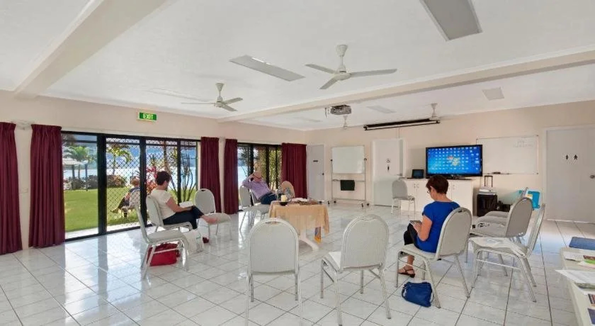 Hinchinbrook Marine Cove Resort