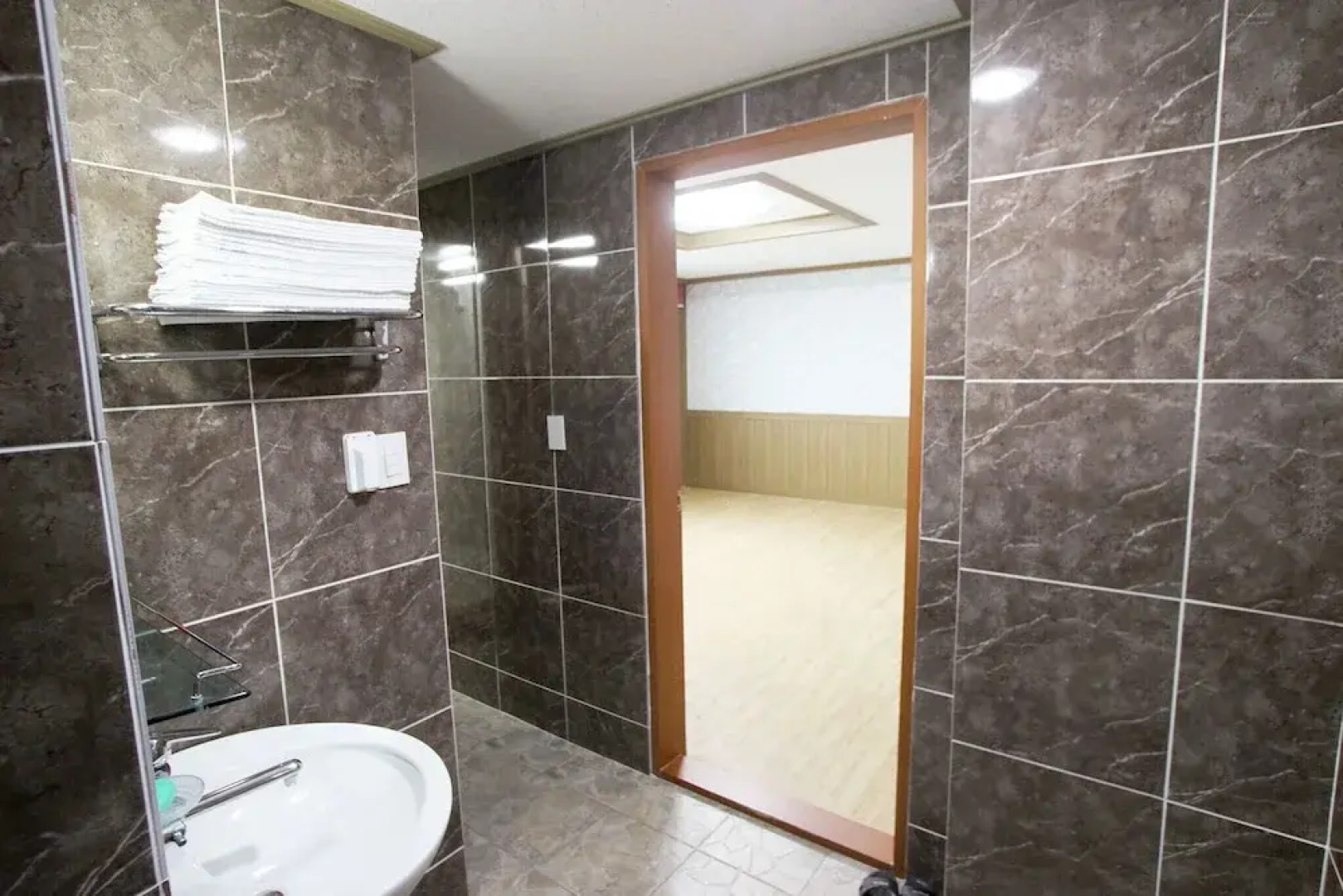 Ulleung Hwangje Hotel