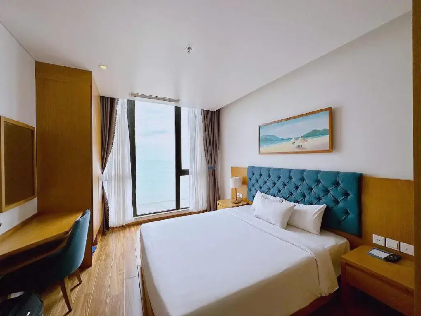 Seashore Hotel & Apartment