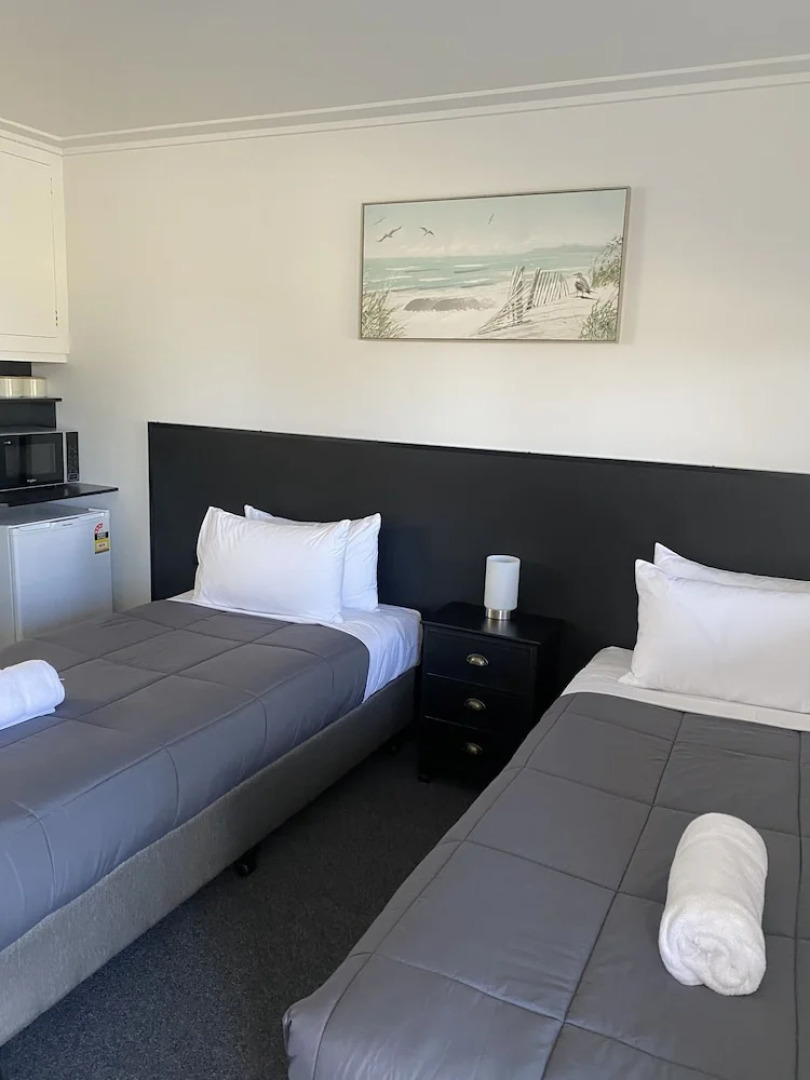 The Seaview Tavern Motel