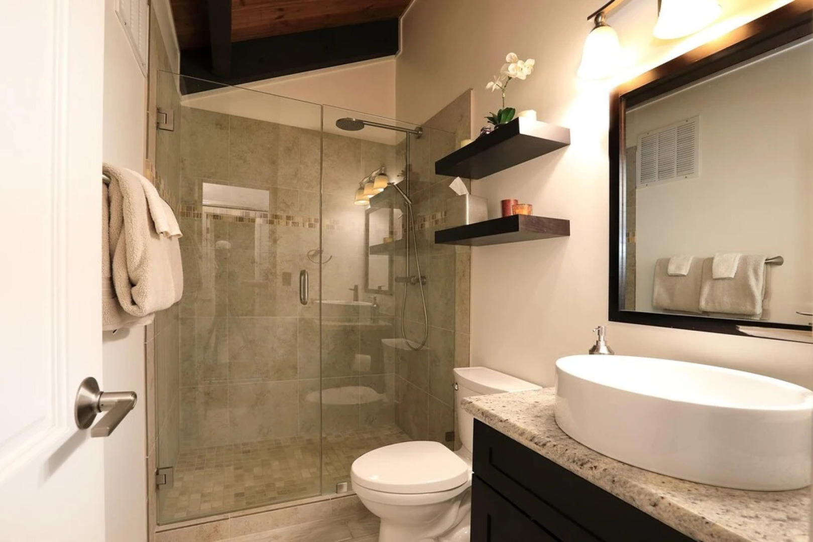 Hale Mahina #b-405 by Ali'i Resorts