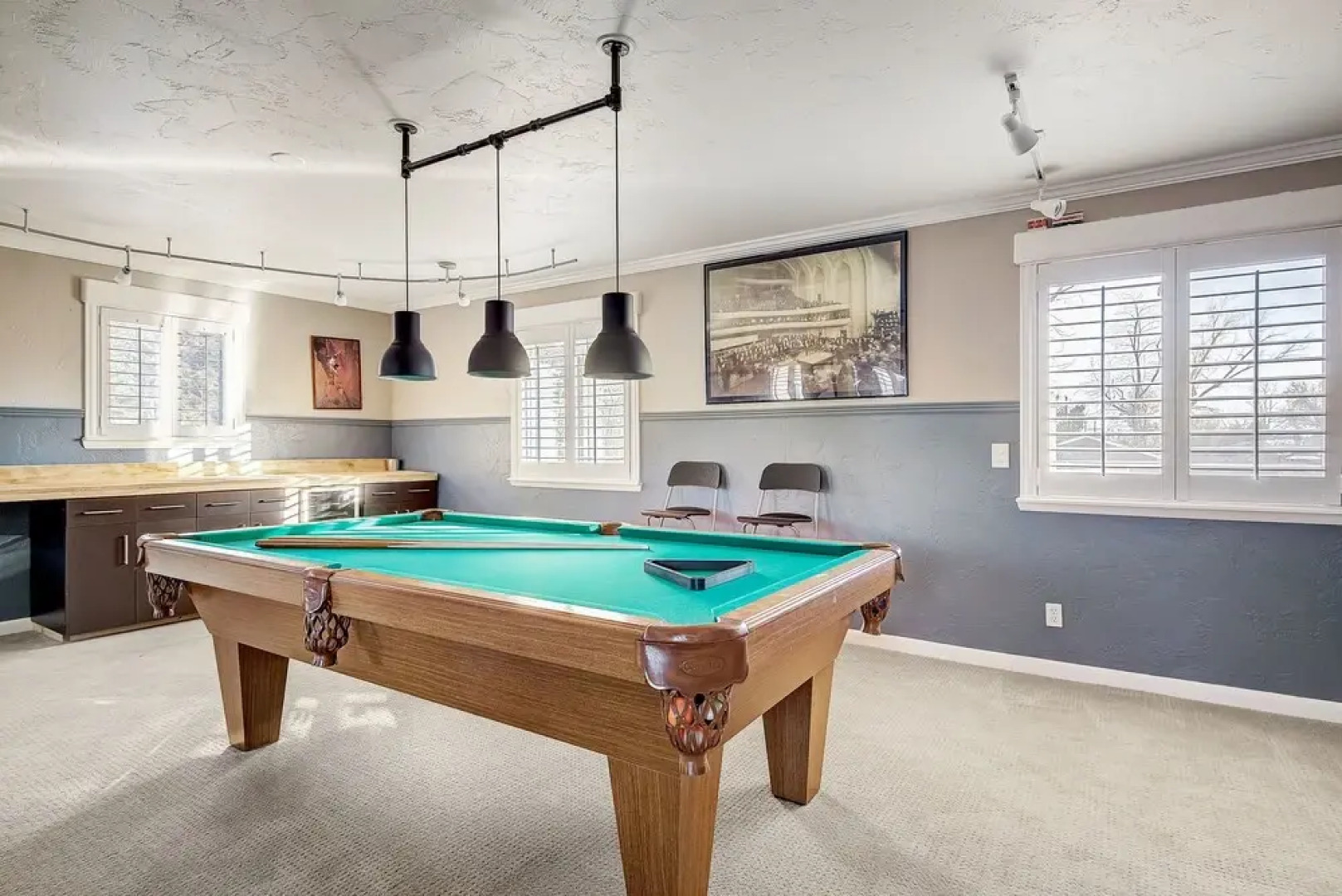 Klo6985 - Huge Home with Backyard Hot Tub! Parking