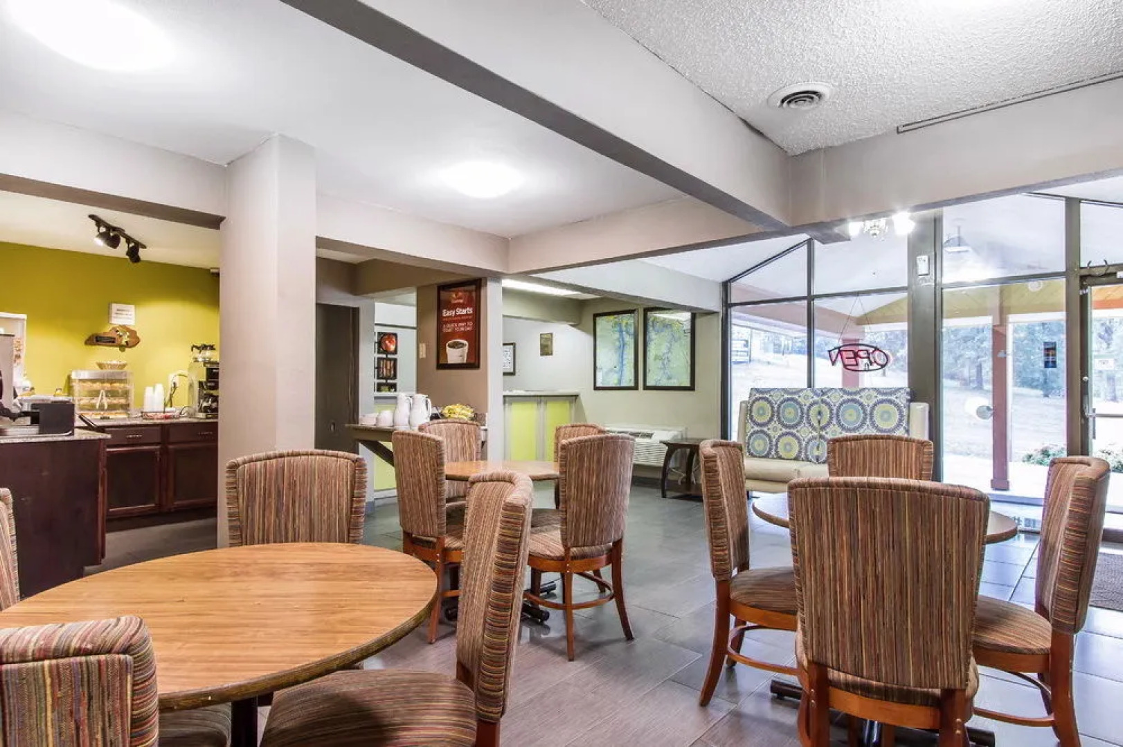 Econo Lodge Inn & Suites Gilbertsville