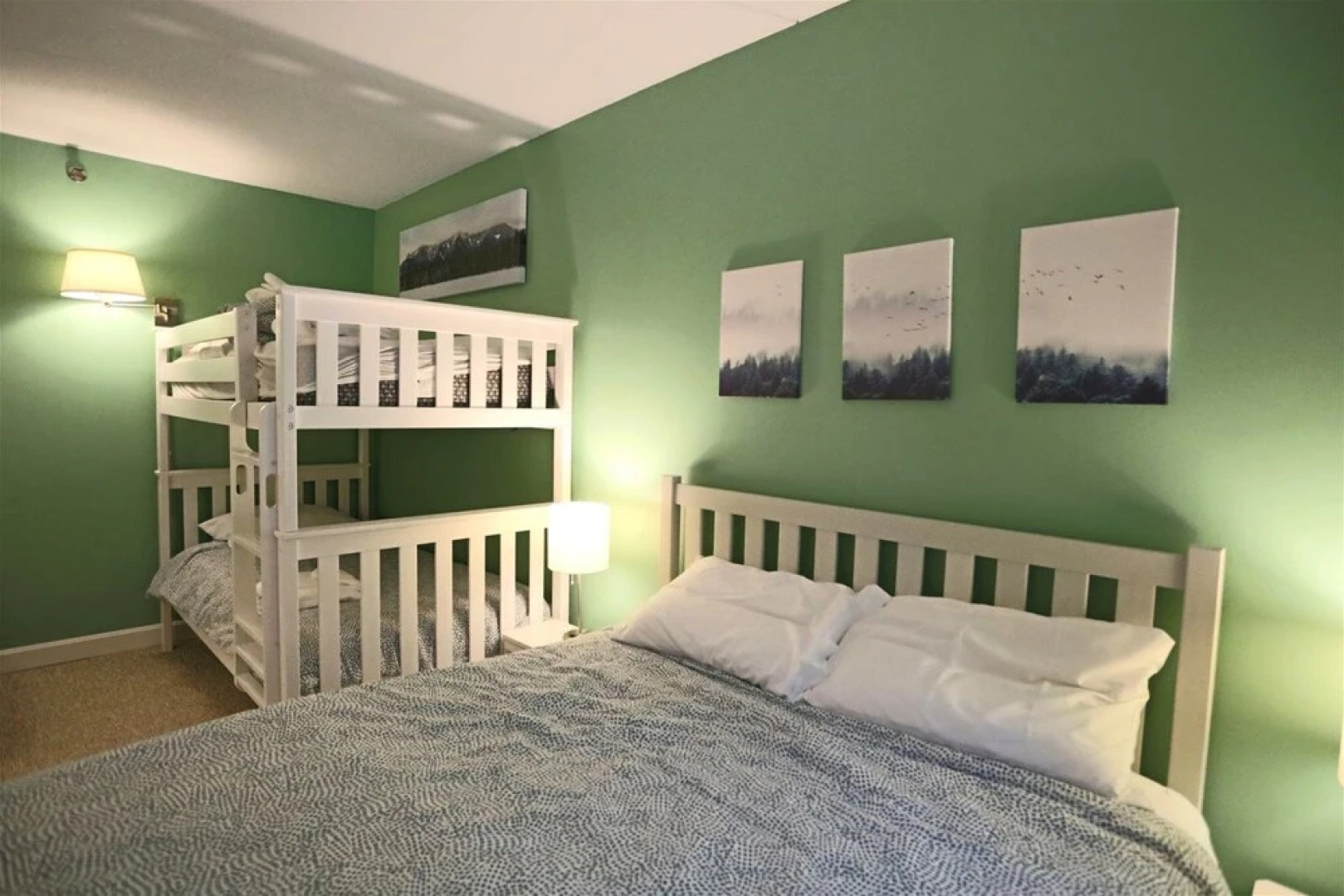 Just Listed! Spacious Two Bedroom Vacation Condo at Golden Eagle Lodge - Ge126v