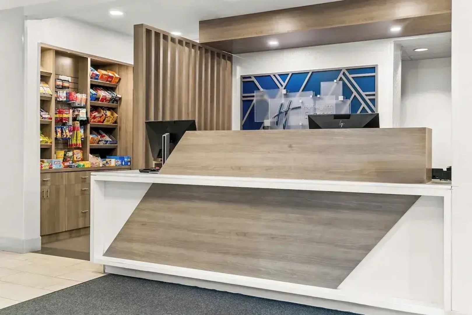 Holiday Inn Express Hotel & Suites Detroit-Novi by IHG