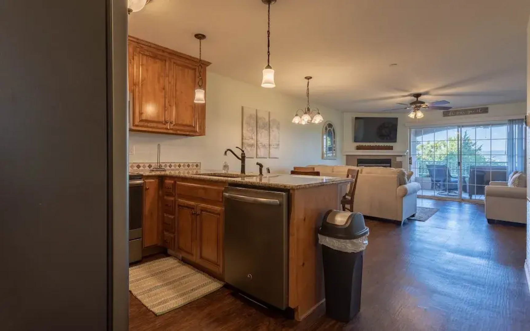 Afternoon Delight 2 Bedroom Condo by Redawning