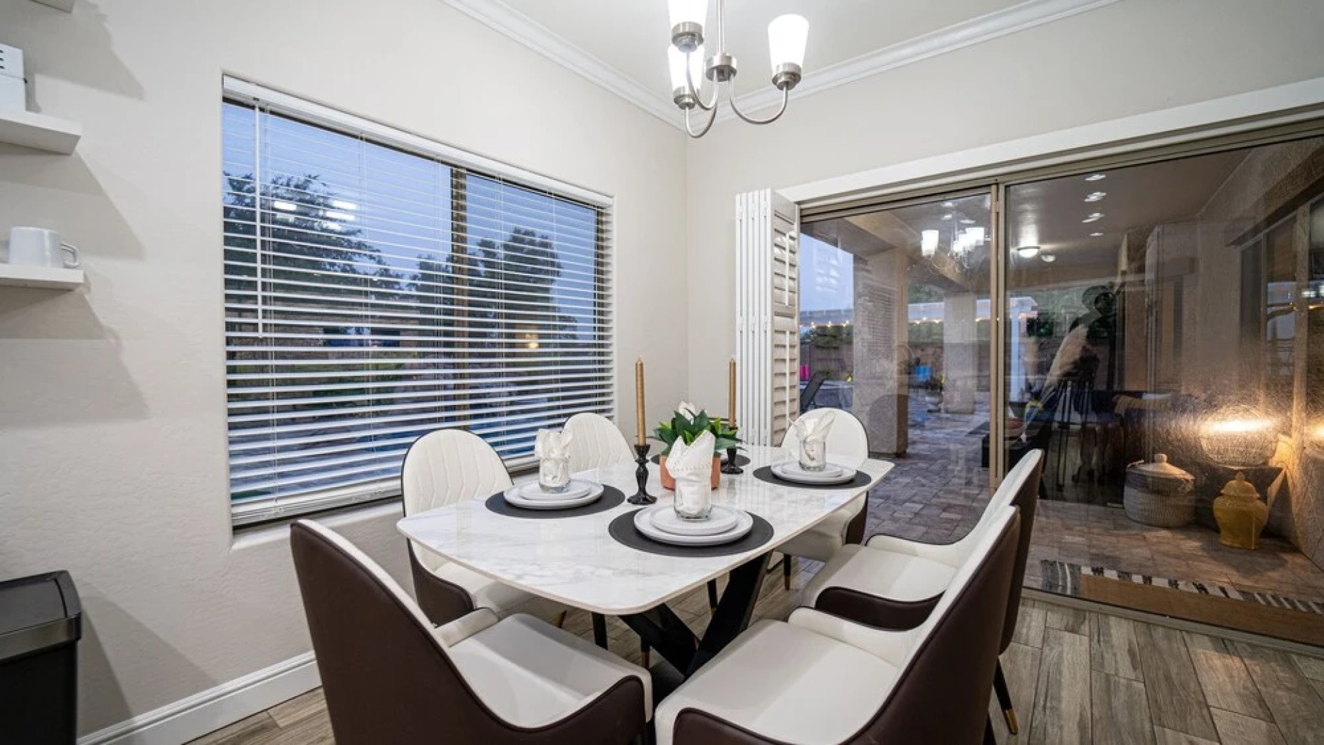 Desert Queen 4 Bedroom Home by RedAwning