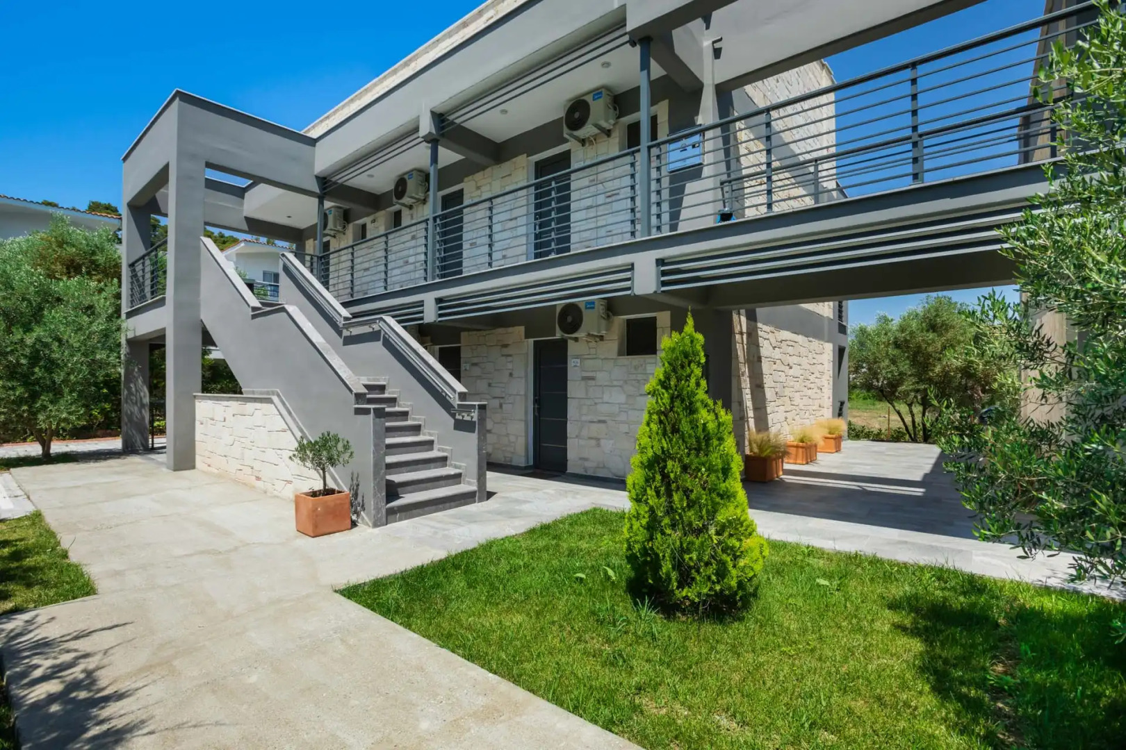 NewStory Luxury Suites