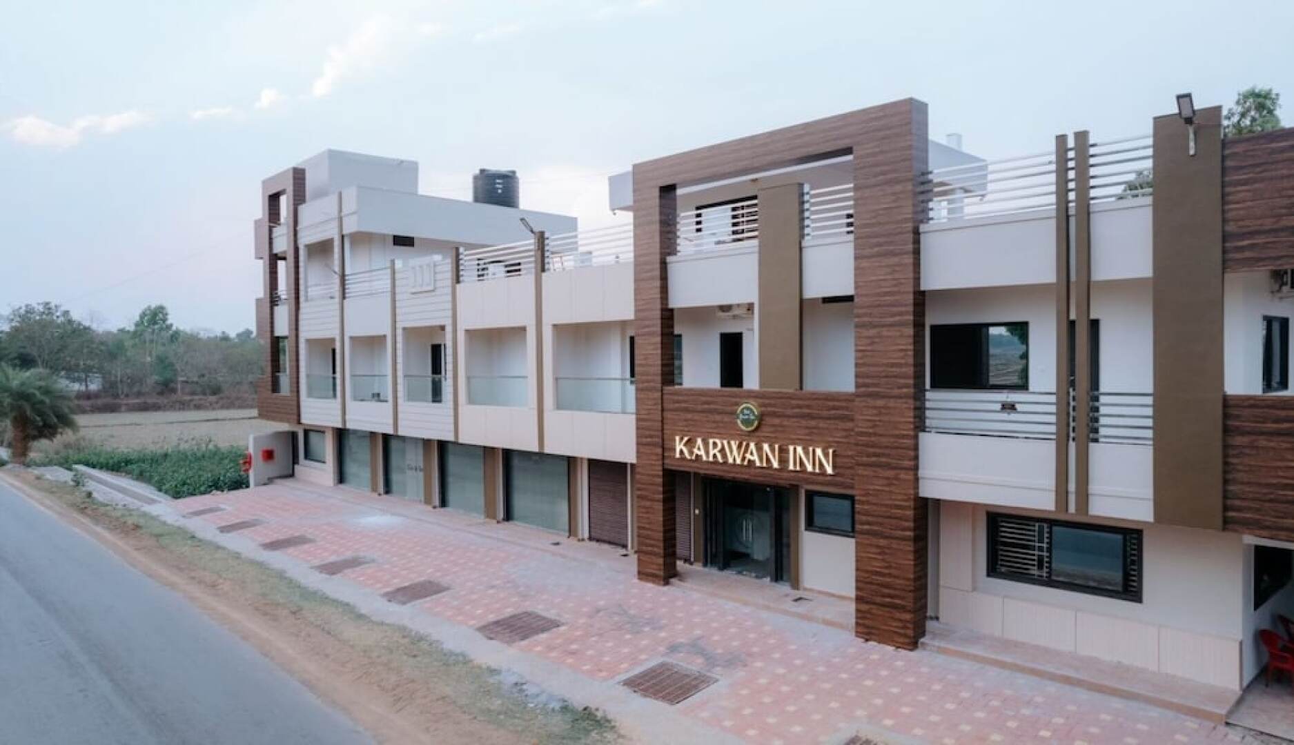 Bajaj's Karwan Inn