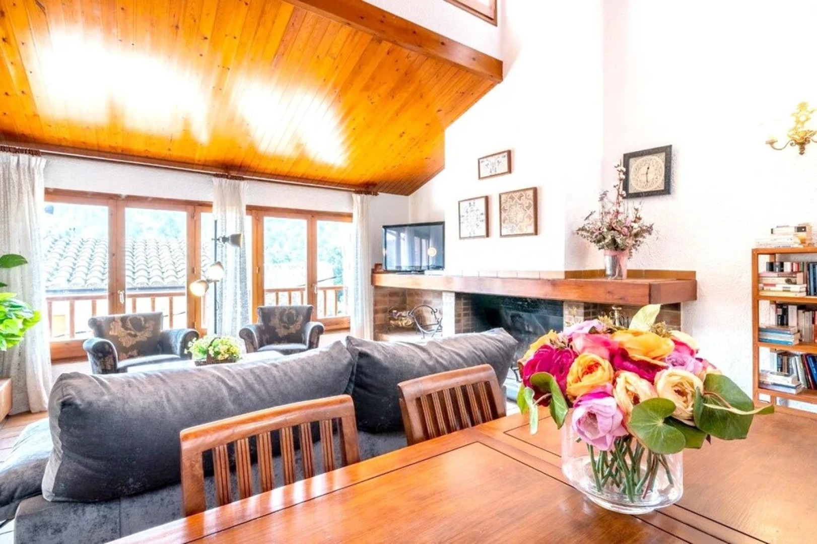 House With 5 Bedrooms in Argençola, With Wonderful Mountain View, Priv