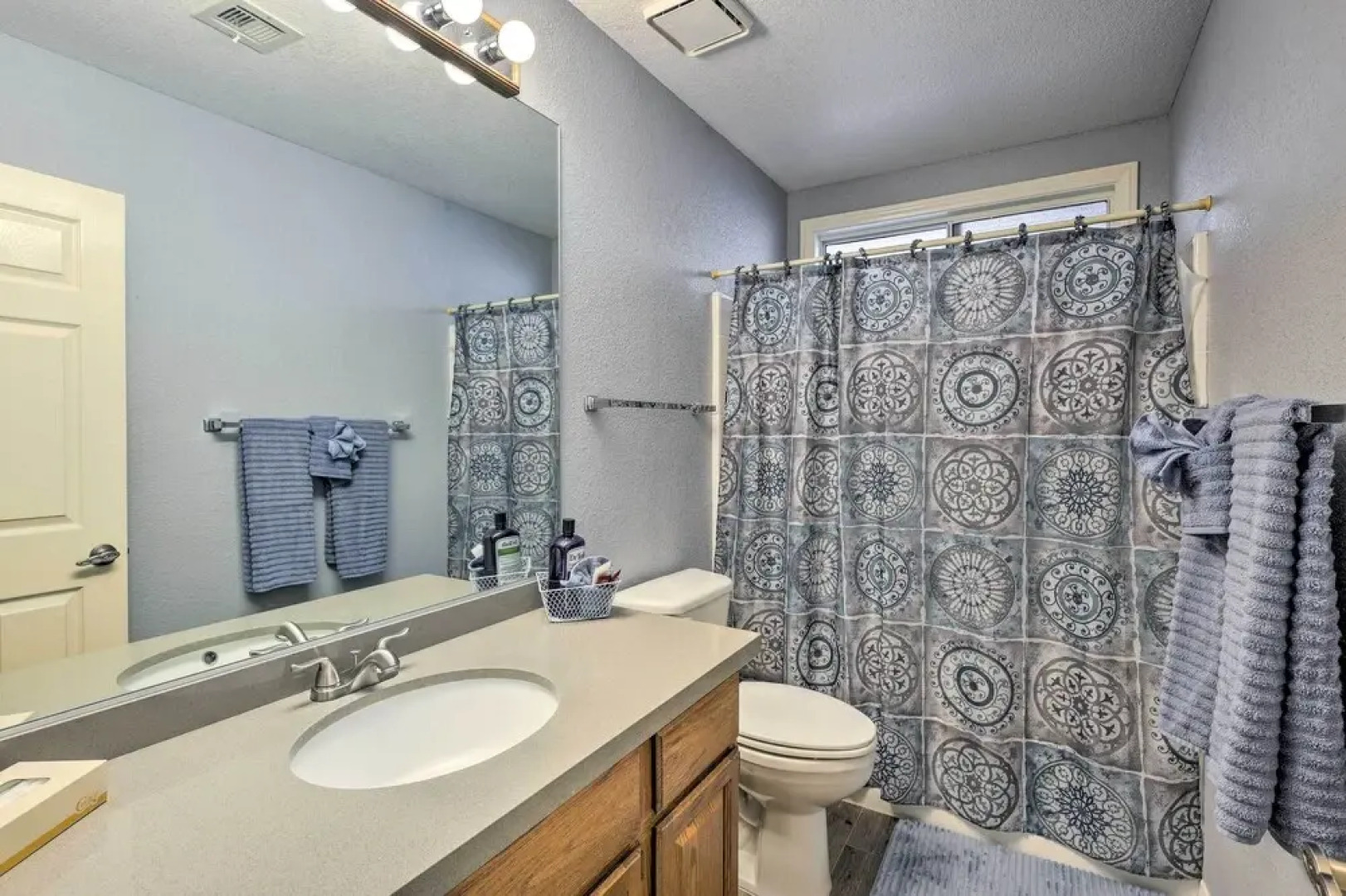 Bullhead City Home w/ Game Room!