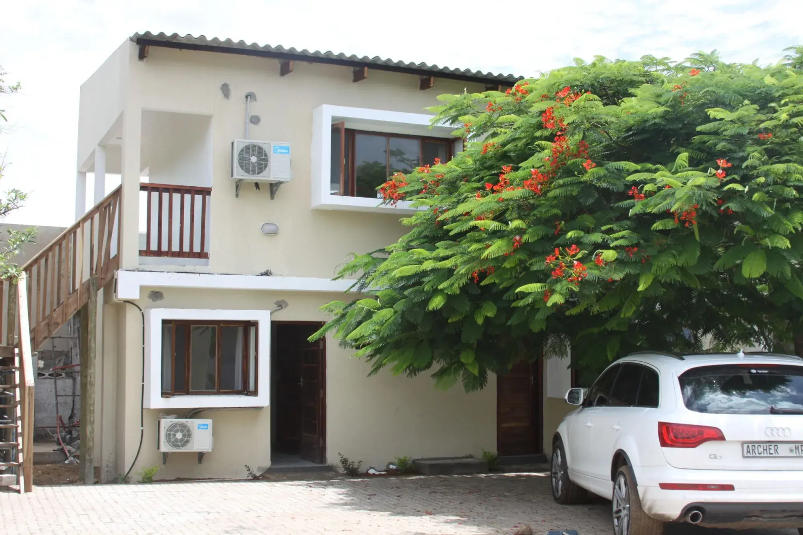 Catembe Beach Lodge