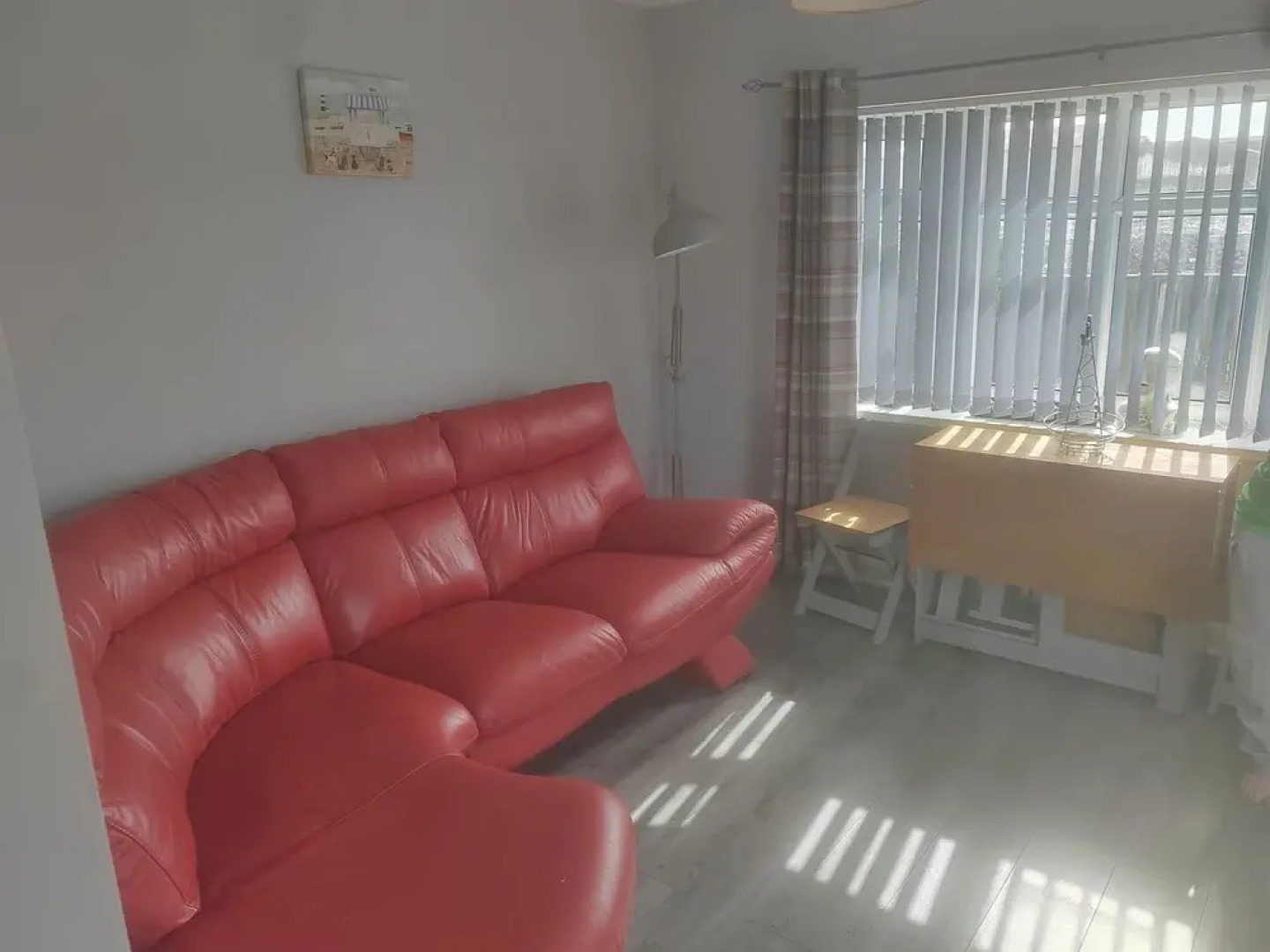 1br-garden-parking-pets-10 Mins to Beach