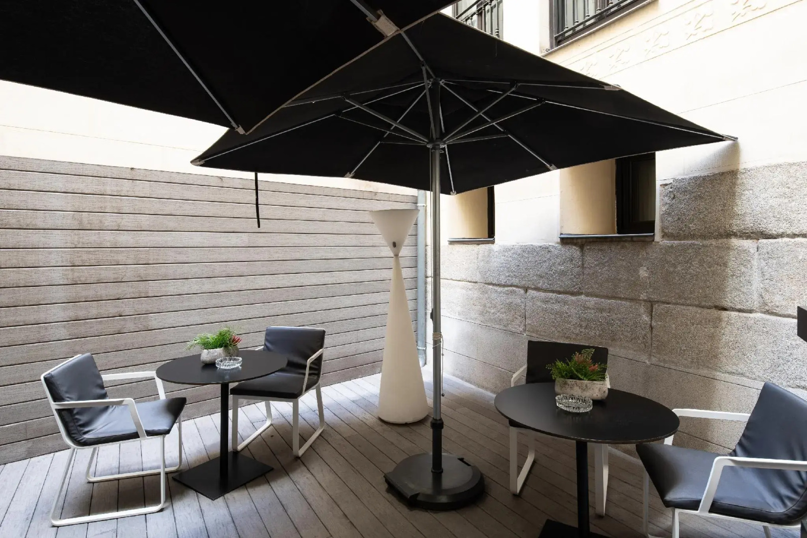 Catalonia Las Cortes Hotel