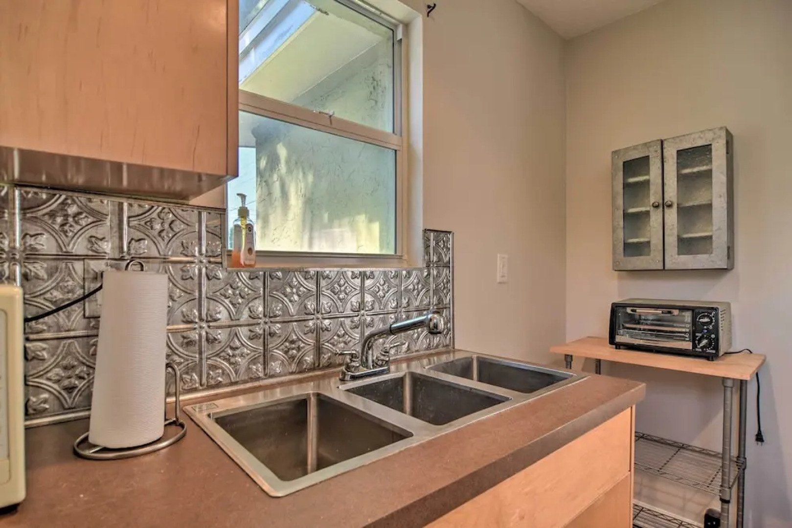 Vibrant Dunedin Getaway w/ Furnished Patio!