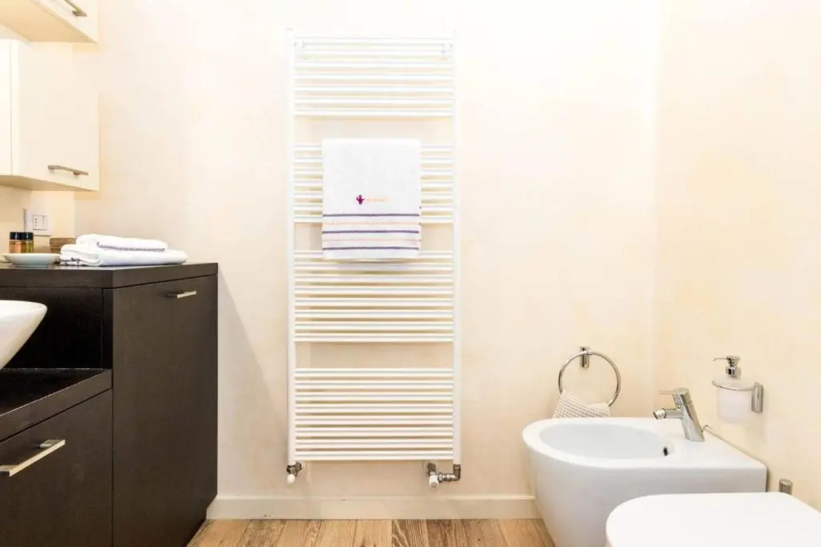 ALTIDO Flat for 4, with Astounding Lake Como View and Pool