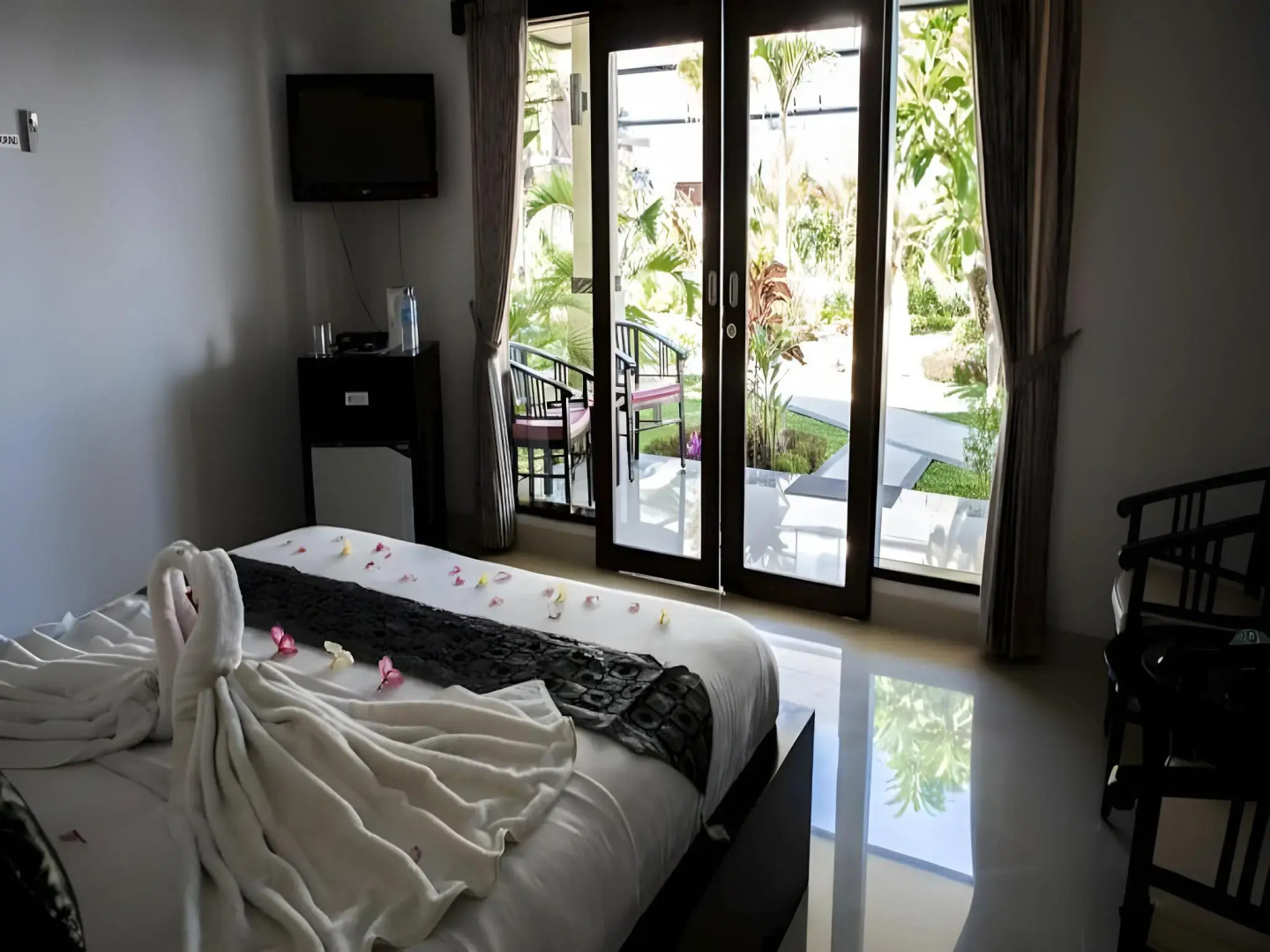 Kelapa Lovina Beach Villas