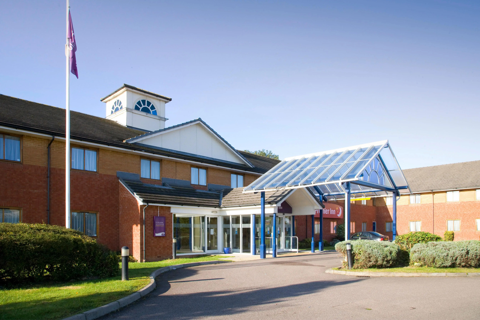 Premier Inn Luton South - M1 J9