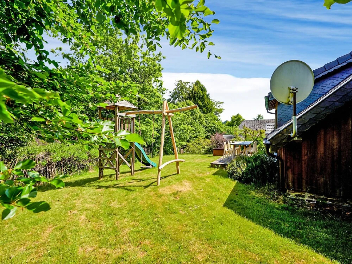 Pleasant Holiday Home in Weywertz near the Lake