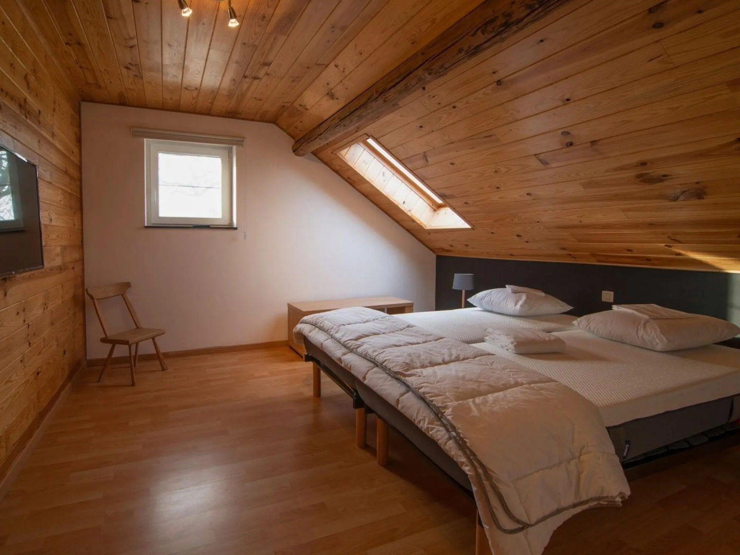 Very spacious house with sauna, spa and countryside views