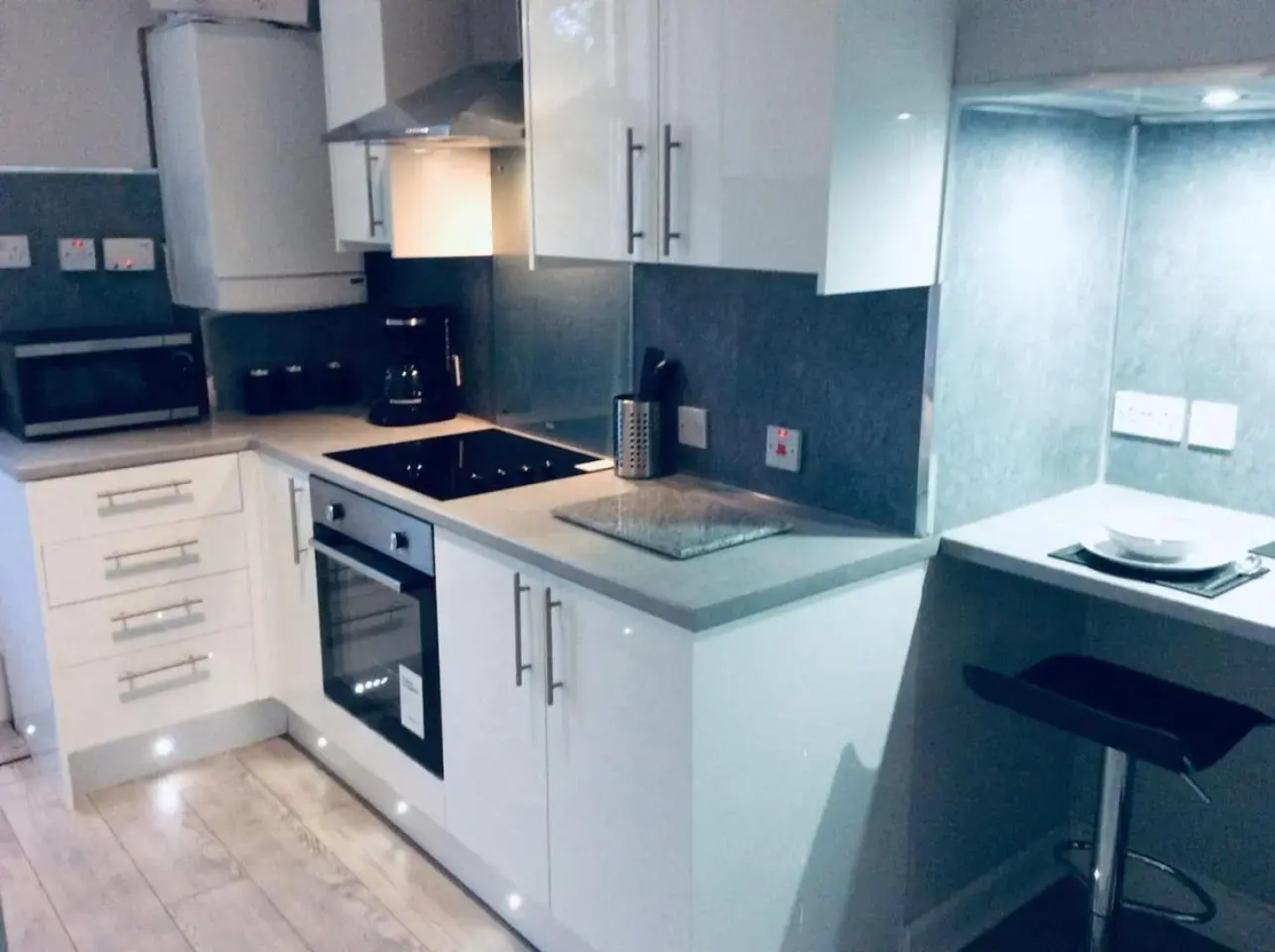 The Lion'S Den On Royal Street