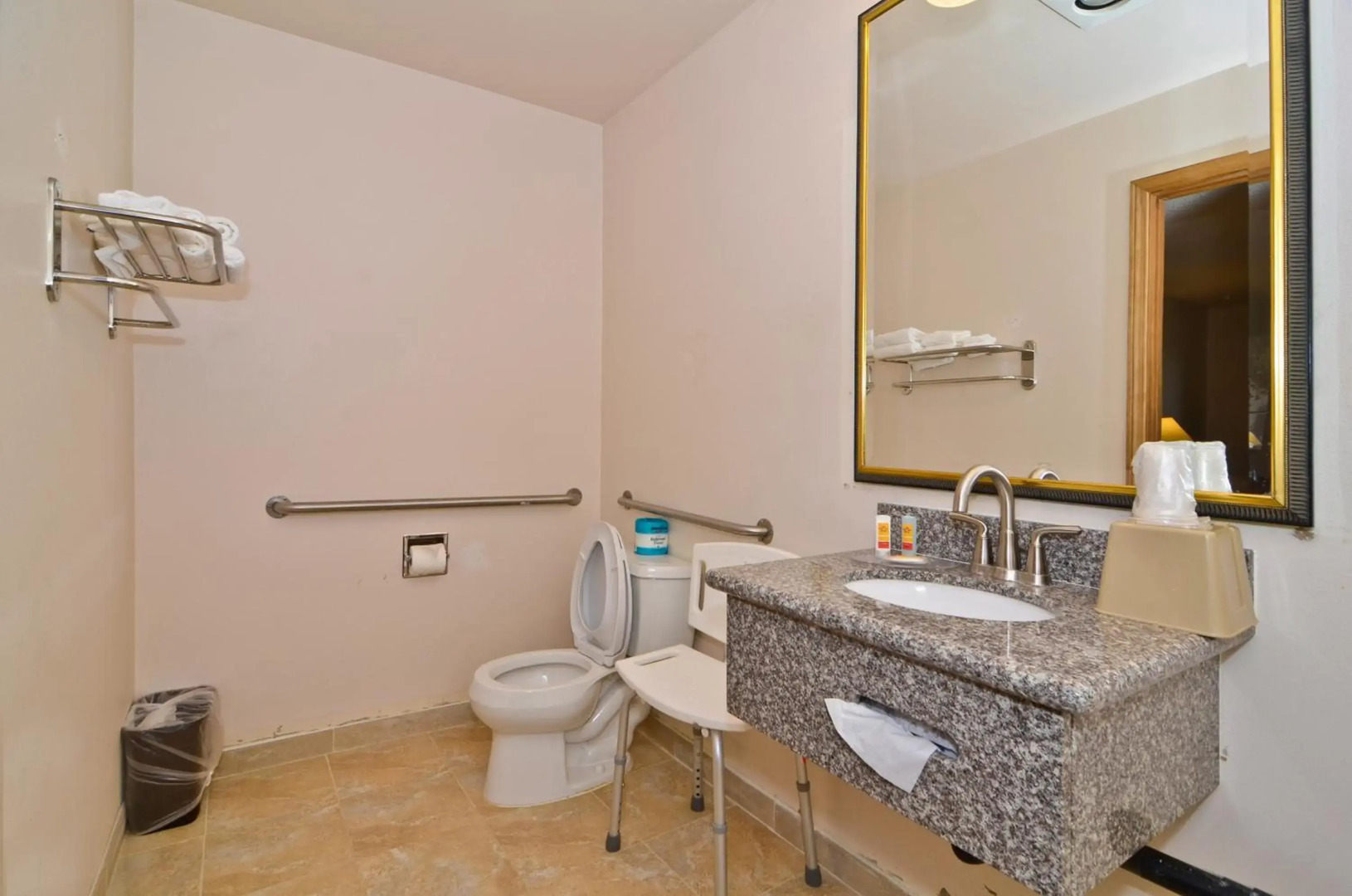 Econo Lodge Inn & Suites Madras