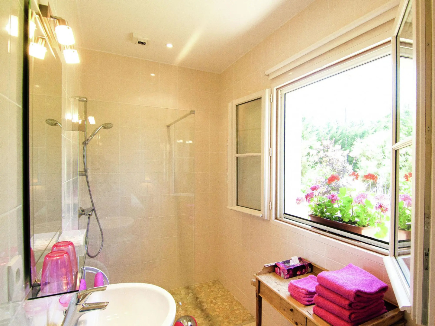 Classy Villa in Ecuras-Rouzède with Private Garden