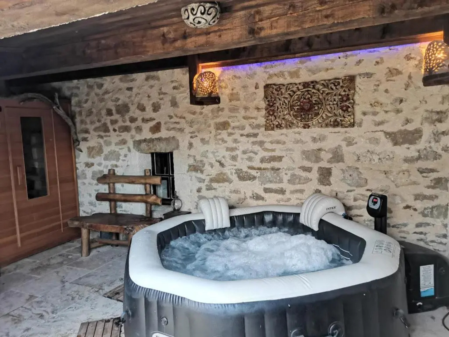 Suite Cardinale 40m2 chambre d' hôte du Mas Fabrègue