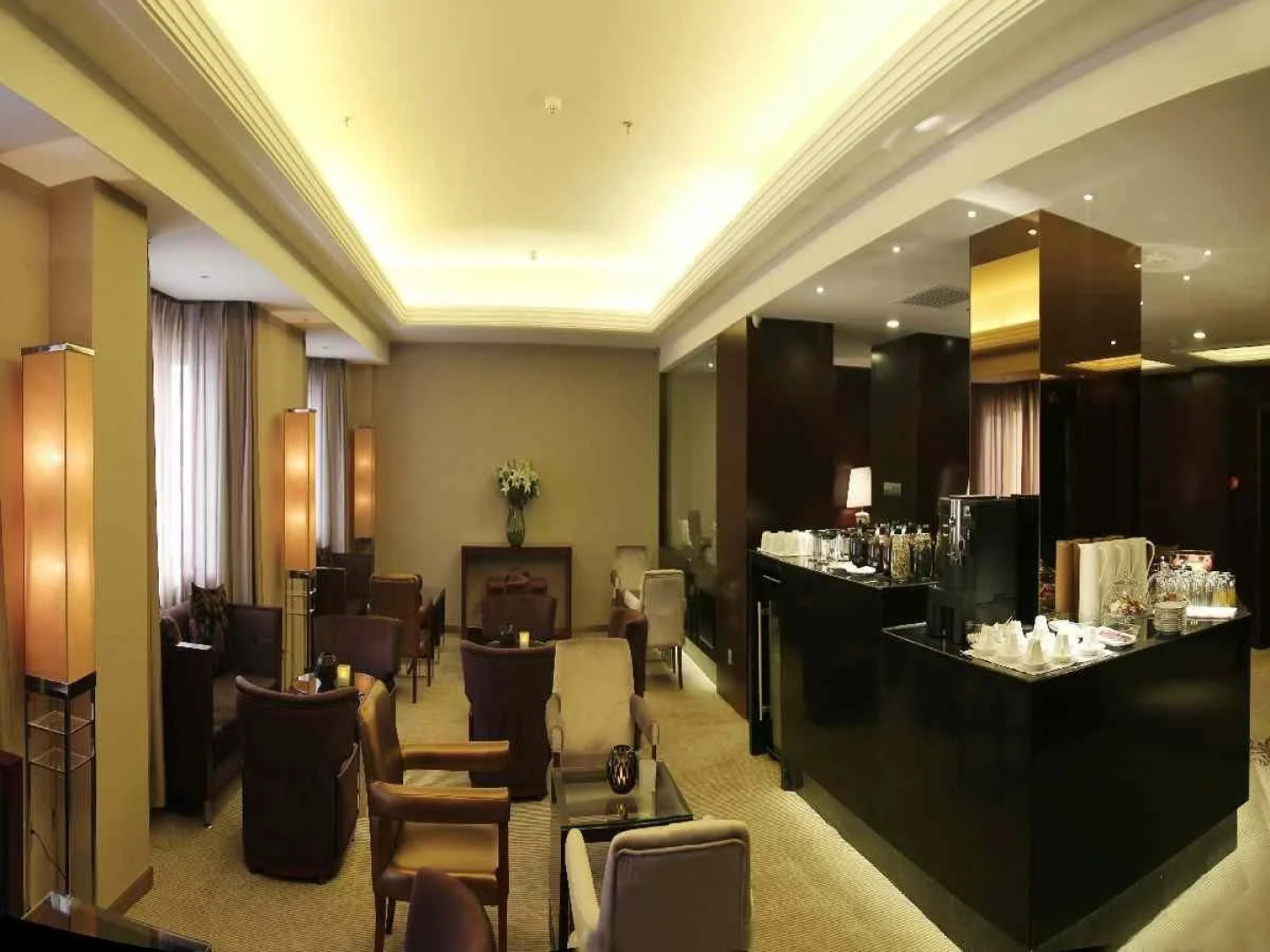 Shijiazhuang International Building Hotel