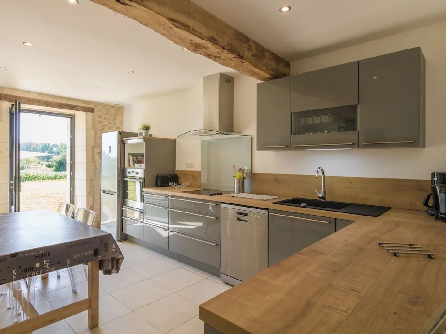 Charming holiday home in Aquitaine with Swimming Pool