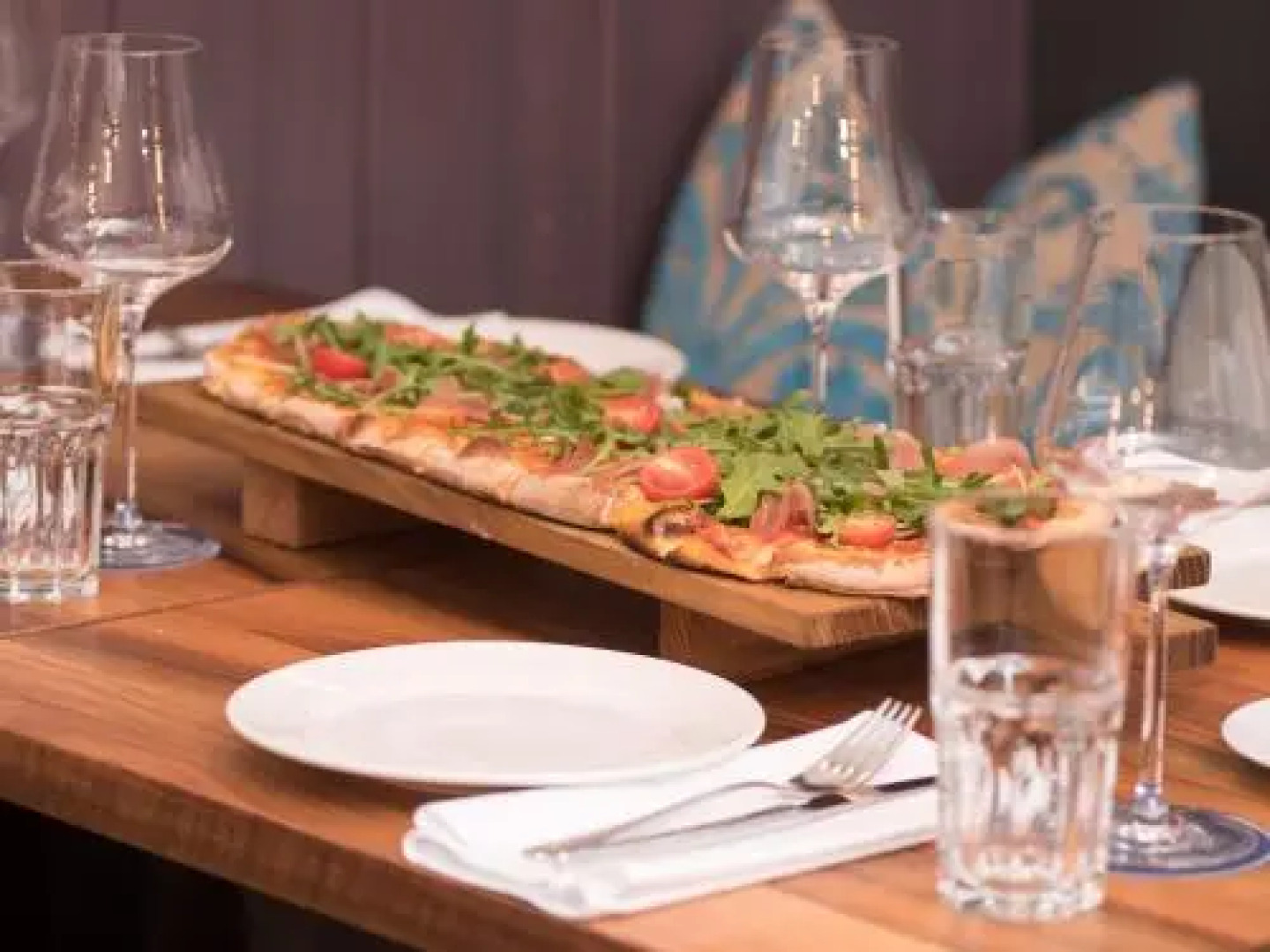 August Restaurant Hotel