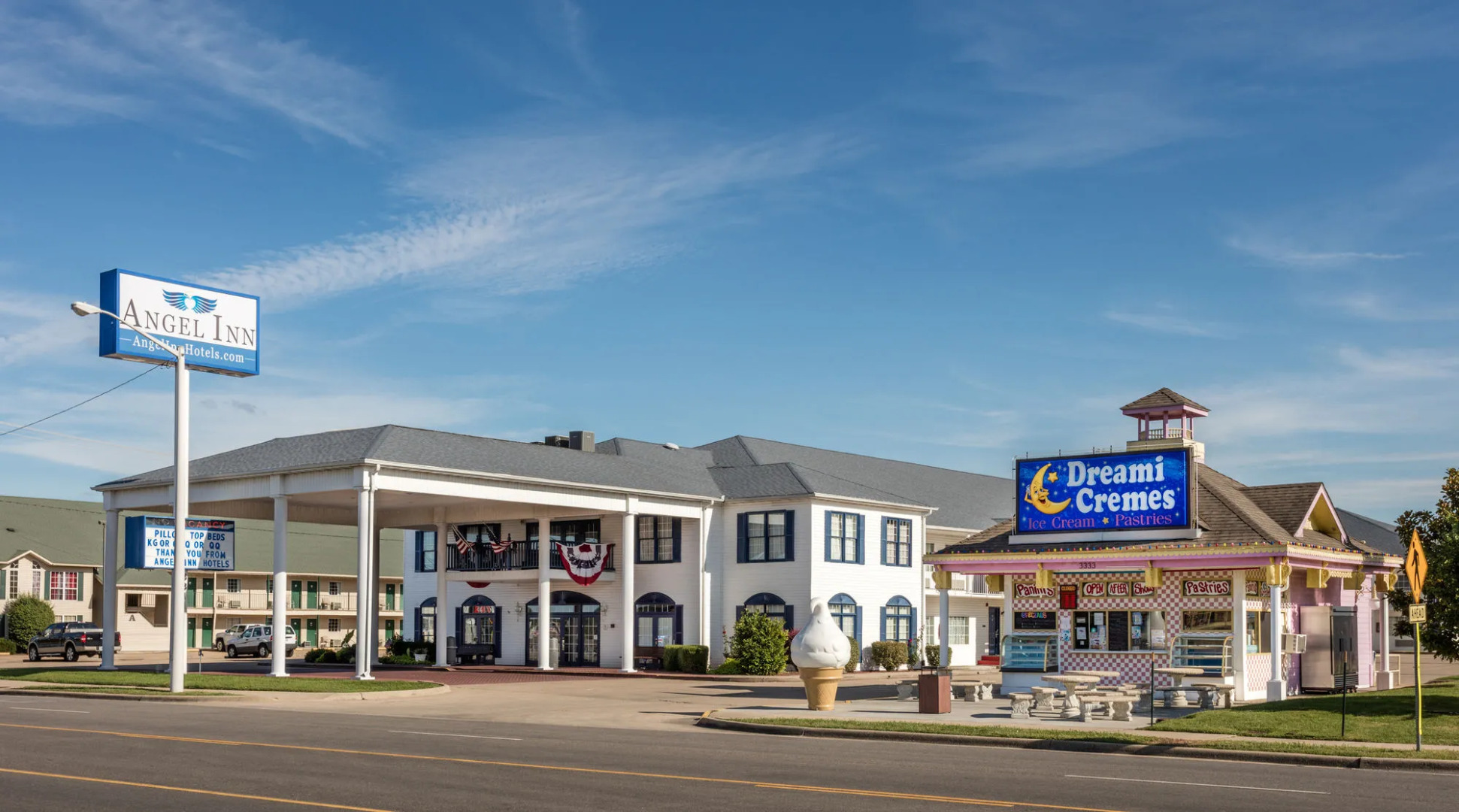 Angel Inn Near IMAX, a Travelodge by Wyndham