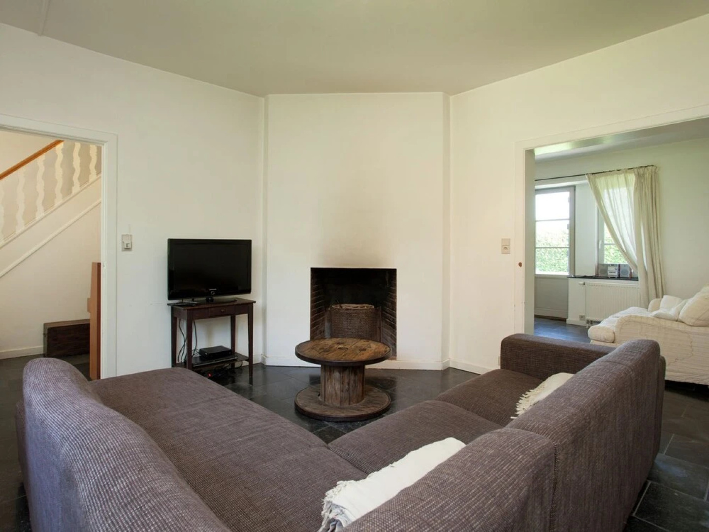 With Billiards, Table Tennis and Collection of Modern art in a Rural Setting