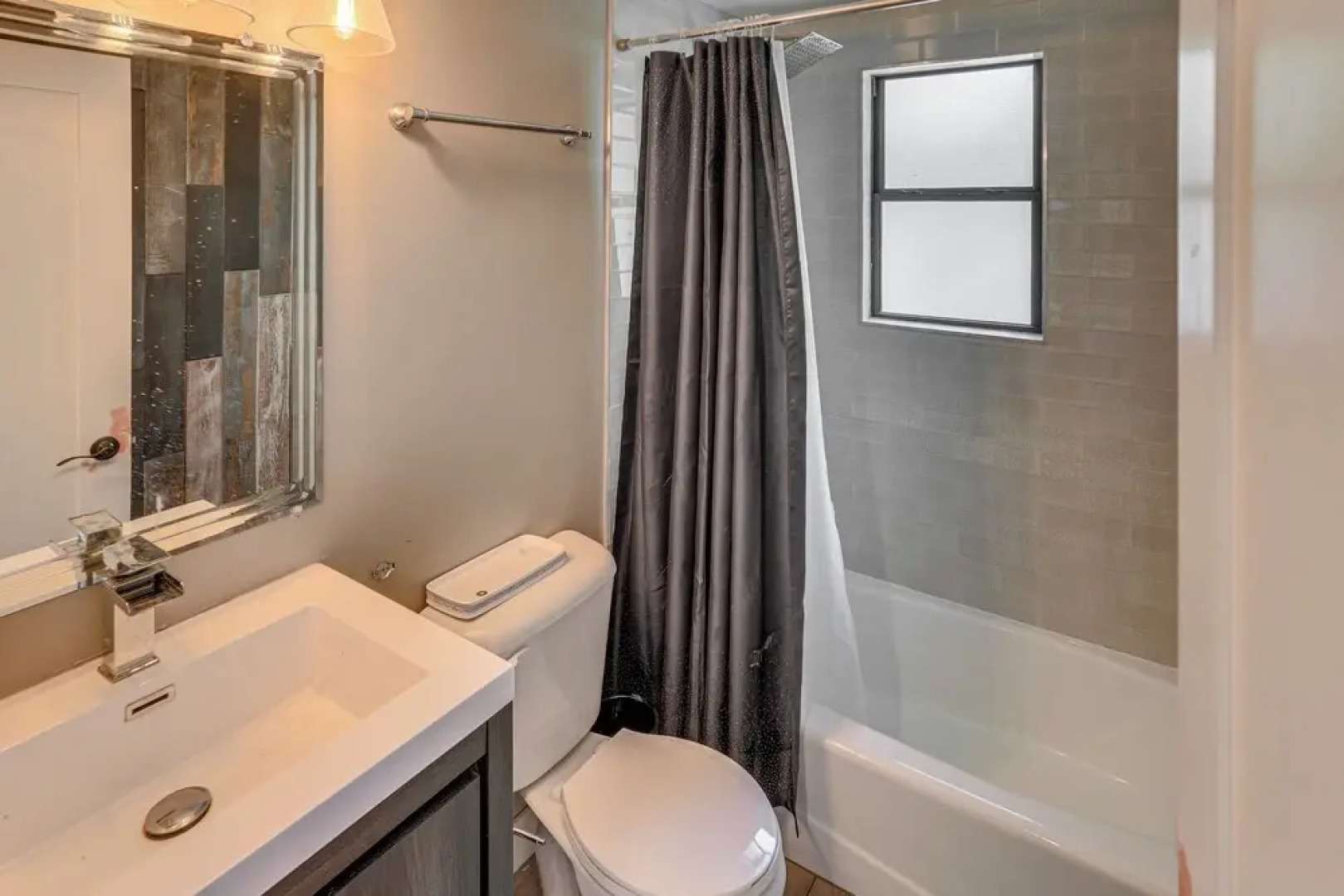 Lake Arrowhead Cabin w/ Hot Tub & Mountain Views!