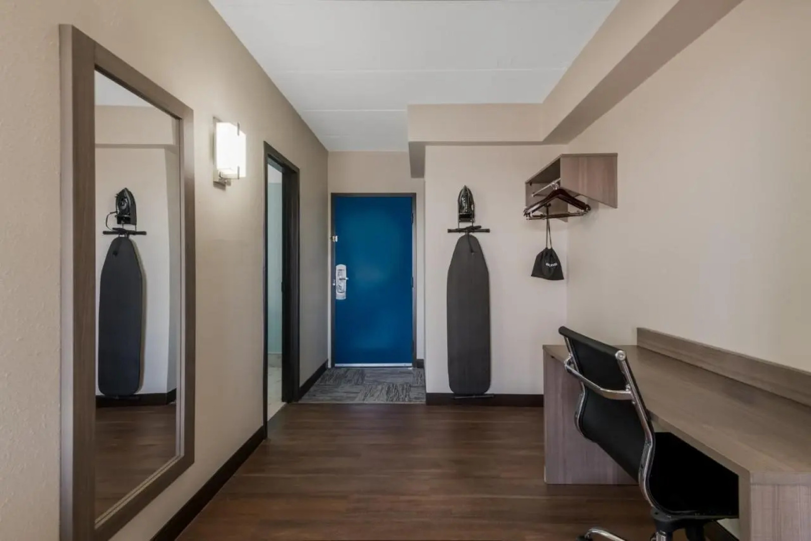 Red Roof PLUS+ & Suites Virginia Beach – Seaside