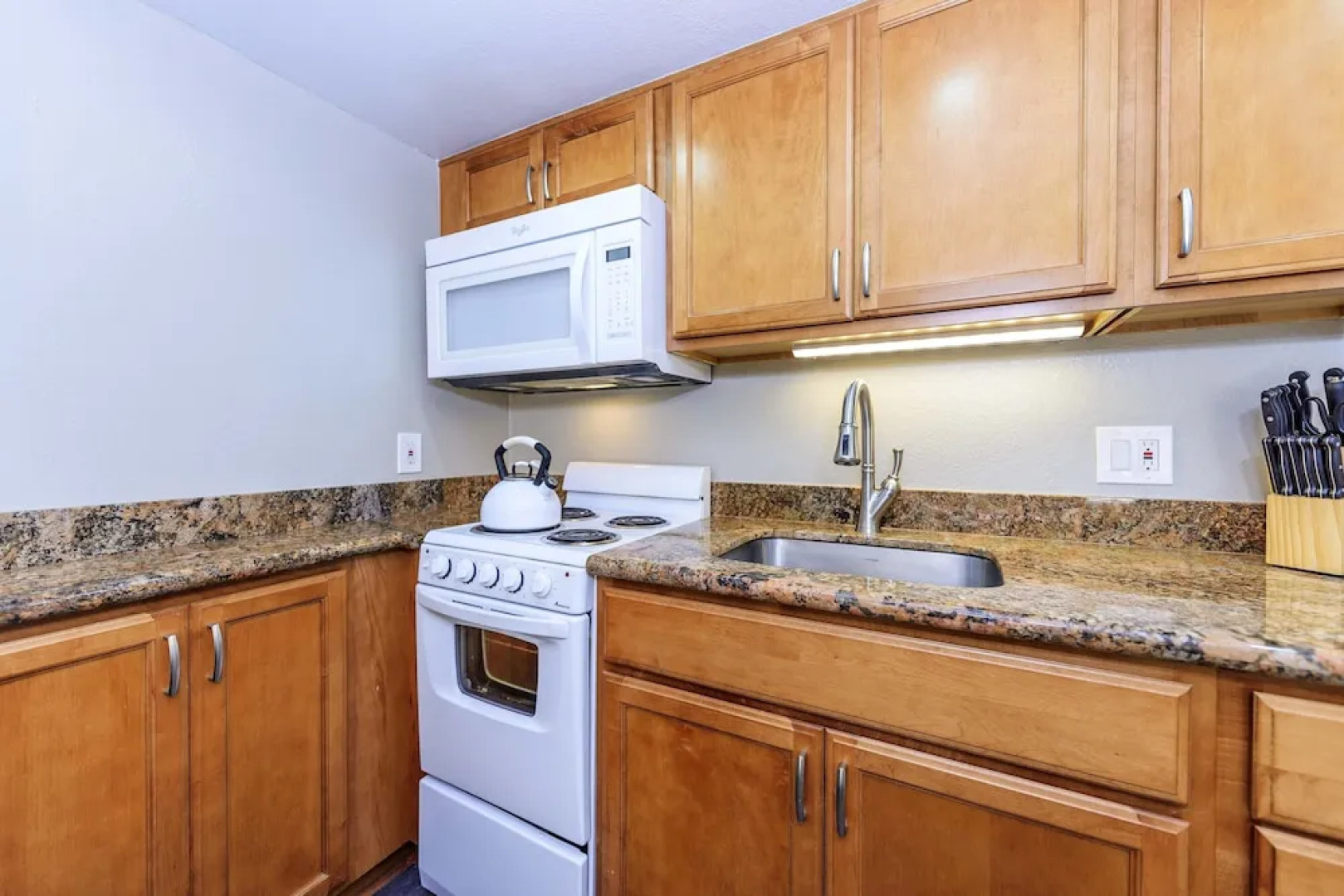 Royal Kahana 119 Studio Studio Bedroom Condo by RedAwning