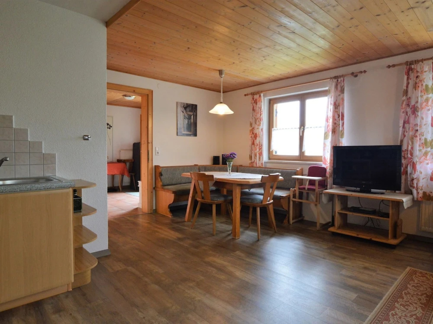 Spacious Apartment With Garden in Bürserberg