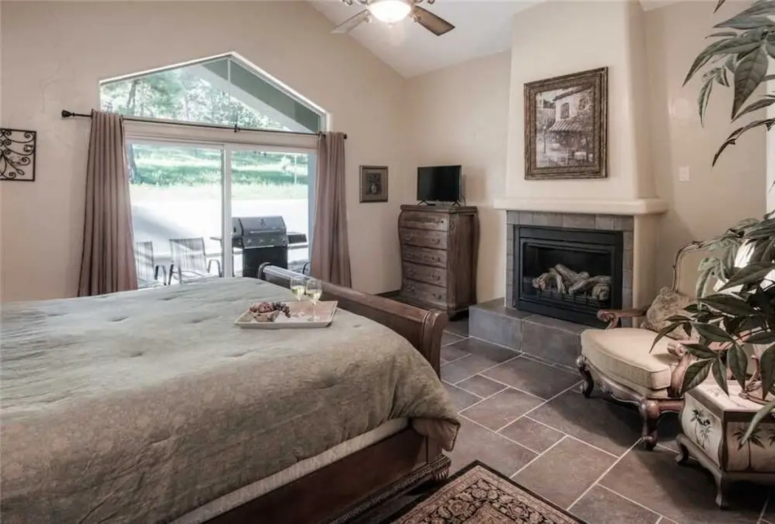 Casa Elegante - Four Bedroom Cabin