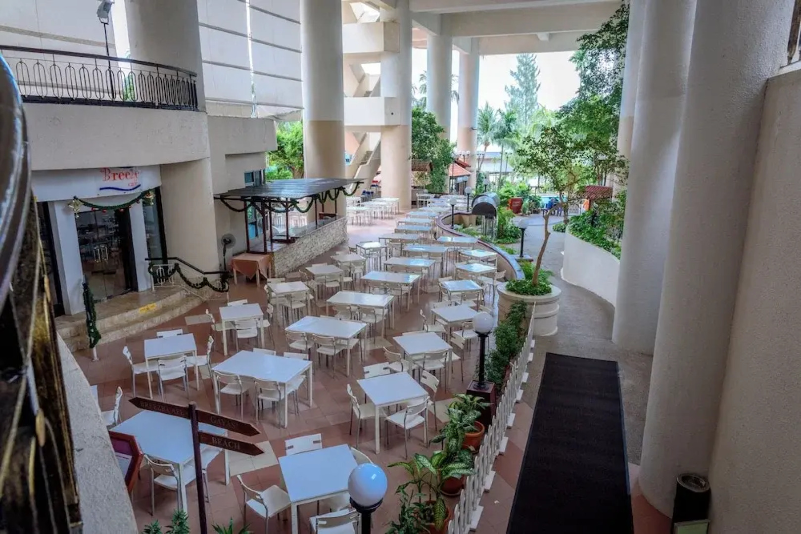 Rainbow Paradise Beach Resort by LWE