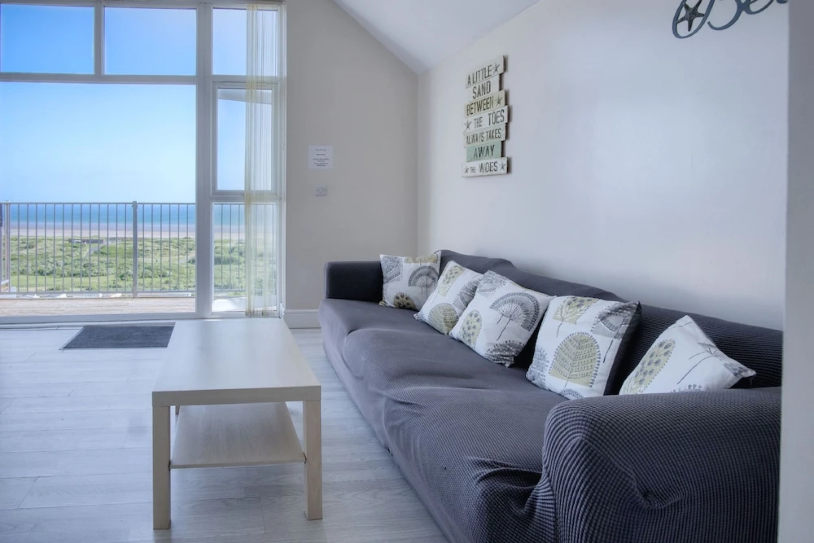 Bluebird - 2 Bedroom Apartment - Pendine