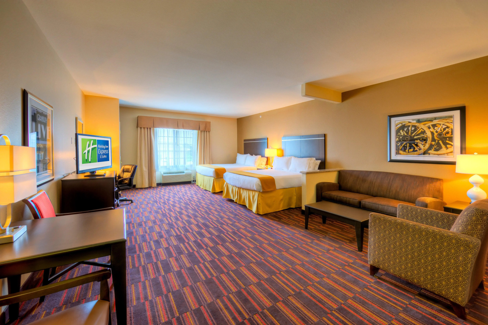 Holiday Inn Express & Suites Granbury by IHG
